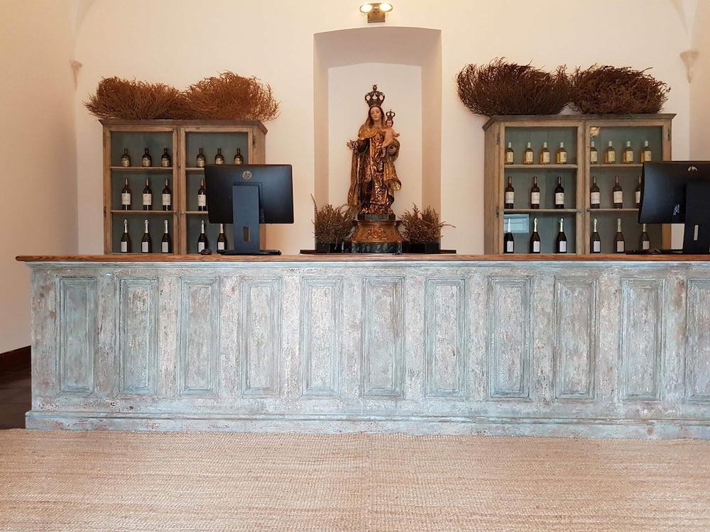 Convento Do Espinheiro, Historic Hotel & Spa Эвора Экстерьер фото Tasting room at the winery