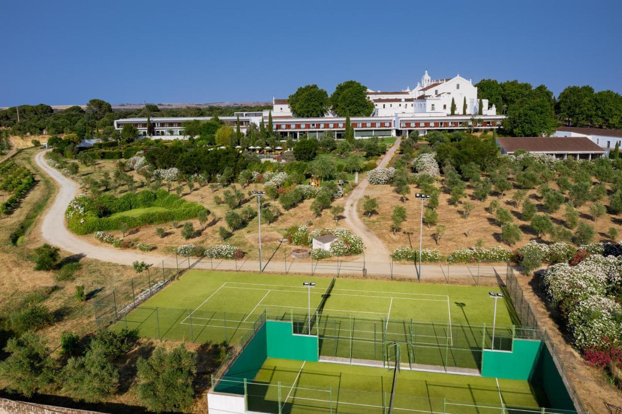 Convento Do Espinheiro, Historic Hotel & Spa Эвора Экстерьер фото Tennis courts at the hotel