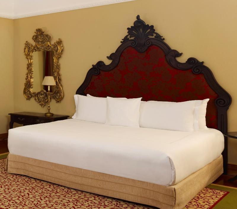 Convento Do Espinheiro, Historic Hotel & Spa Эвора Номер фото