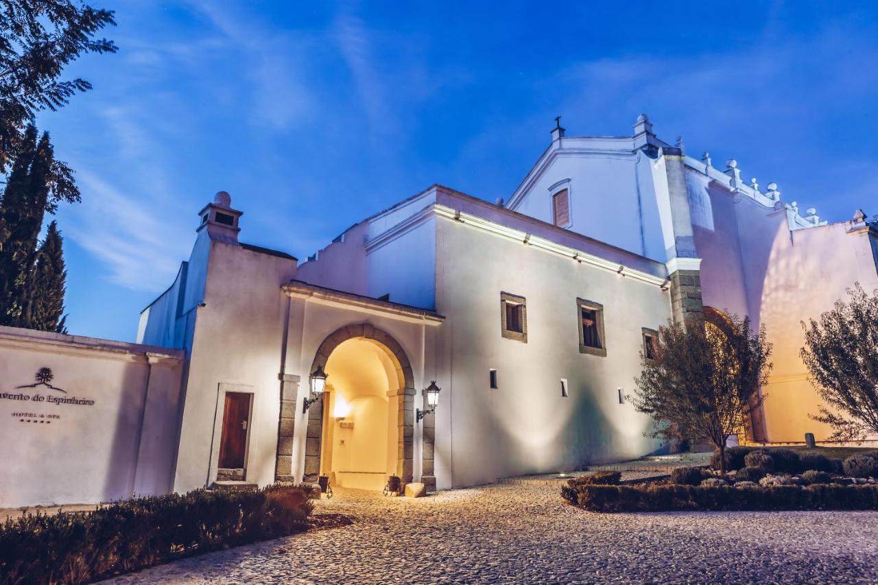 Convento Do Espinheiro, Historic Hotel & Spa Эвора Экстерьер фото The church of San Pietro