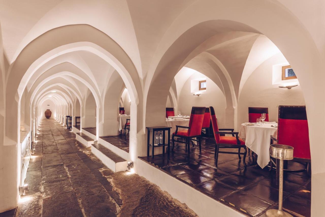 Convento Do Espinheiro, Historic Hotel & Spa Эвора Экстерьер фото Restaurant in the hotel