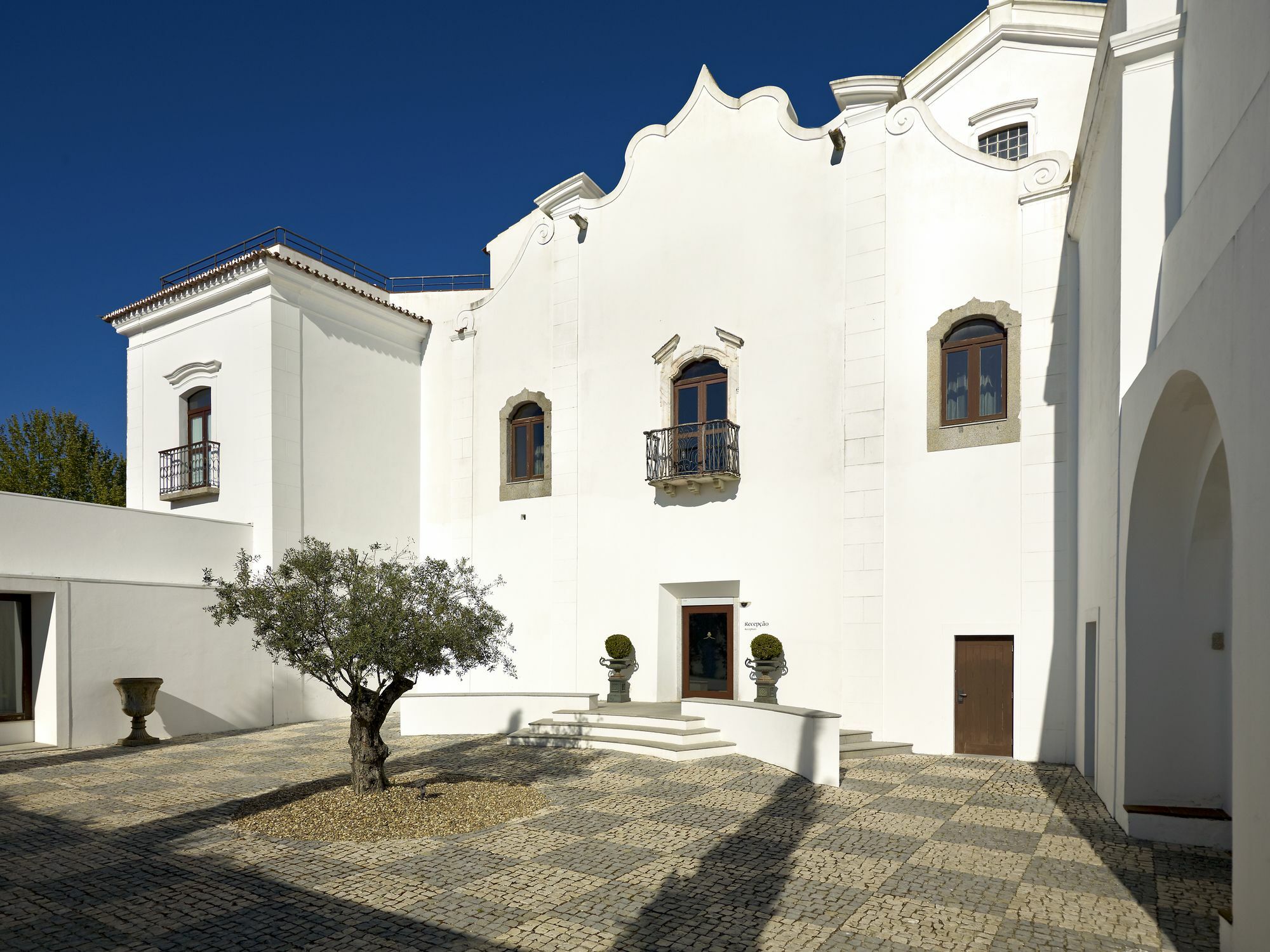 Convento Do Espinheiro, Historic Hotel & Spa Эвора Экстерьер фото The Casa Diogo Cao, in Póvoa de Varzim, is the oldest building in Portugal.